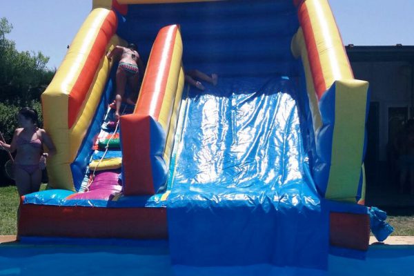 HINCHABLES ACUATICOS CON TOBOGAN Y PISCINA INCORPORADA