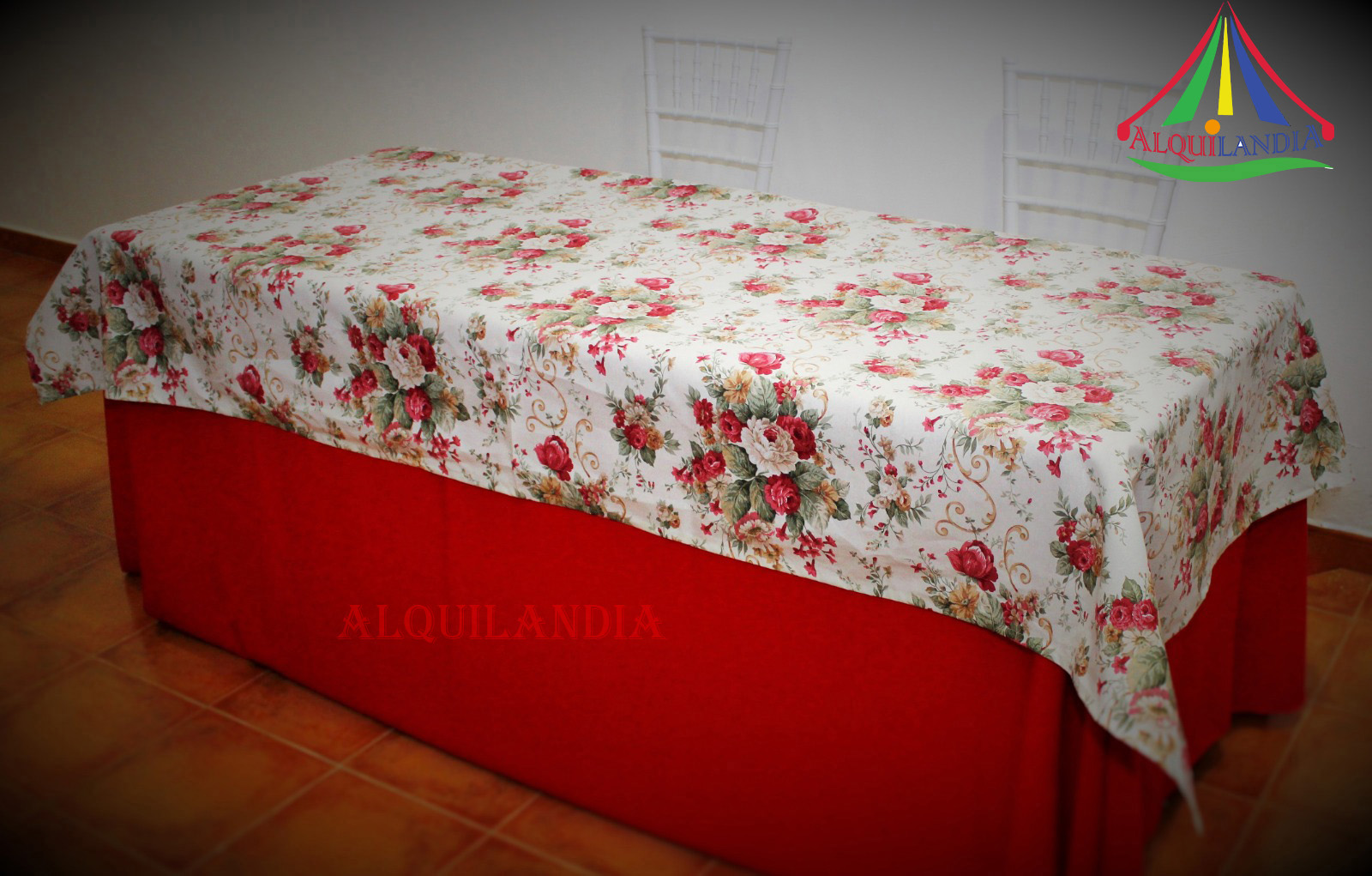 Mantel rojo y cubremantel flores Nuria