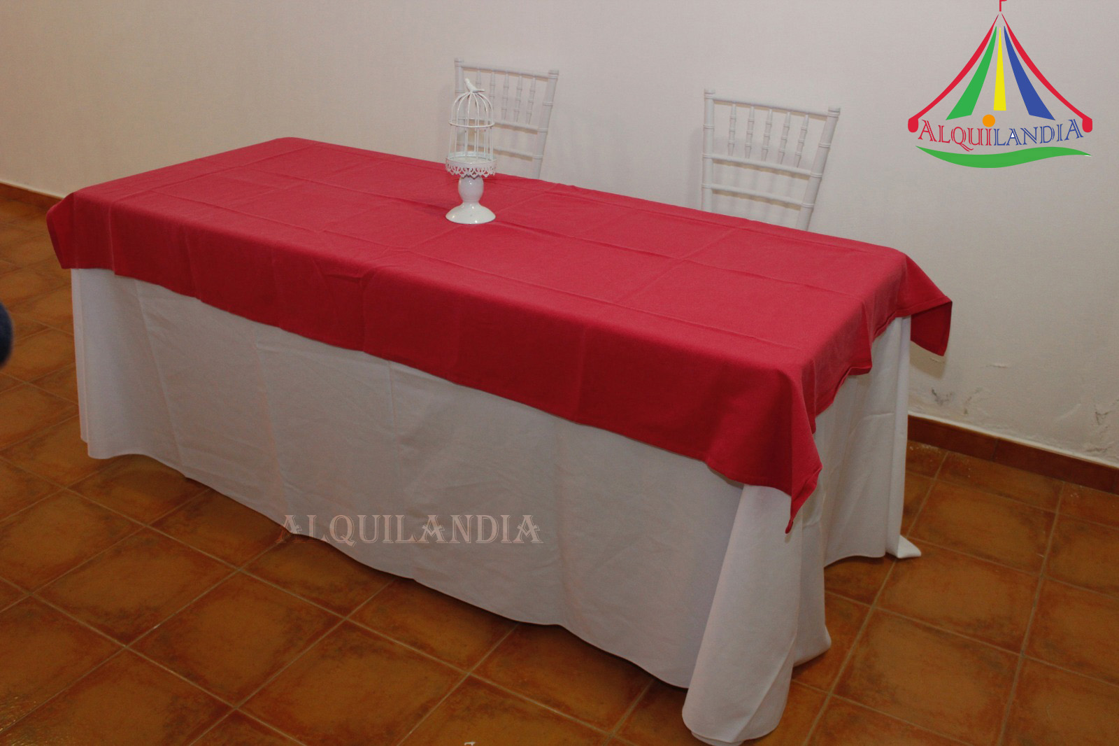 Mantel blanco y cubremantel Rosa Fucsia