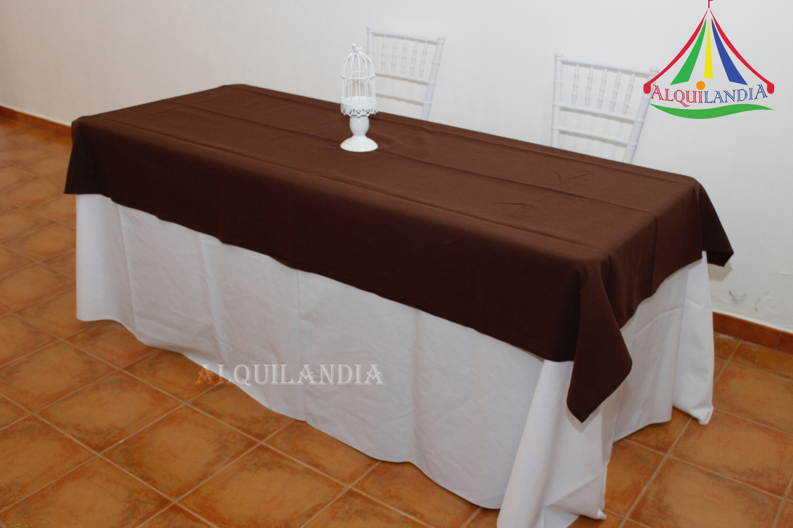 Mantel blanco y cubremantel Chocolate