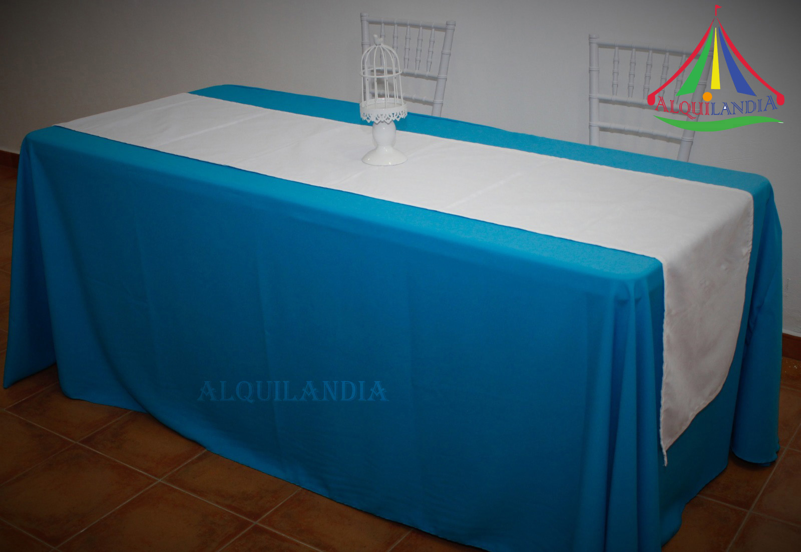 Mantel Turquesa y camino blanco
