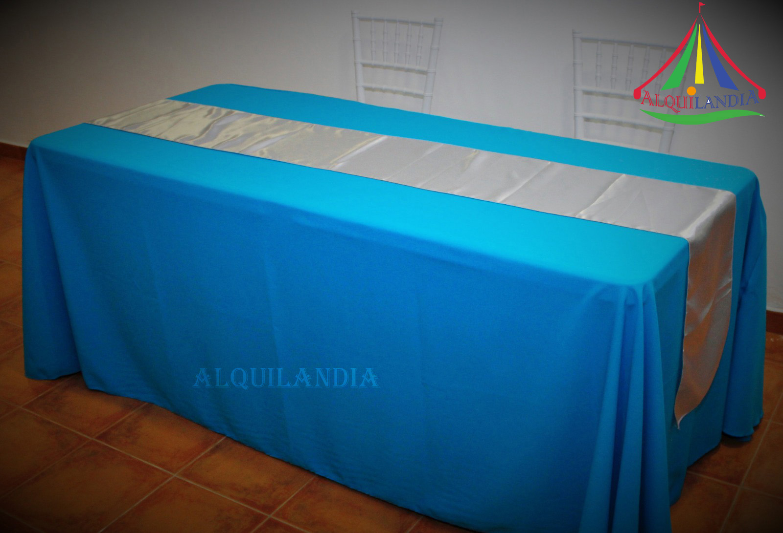 Mantel Turquesa y camino Plata