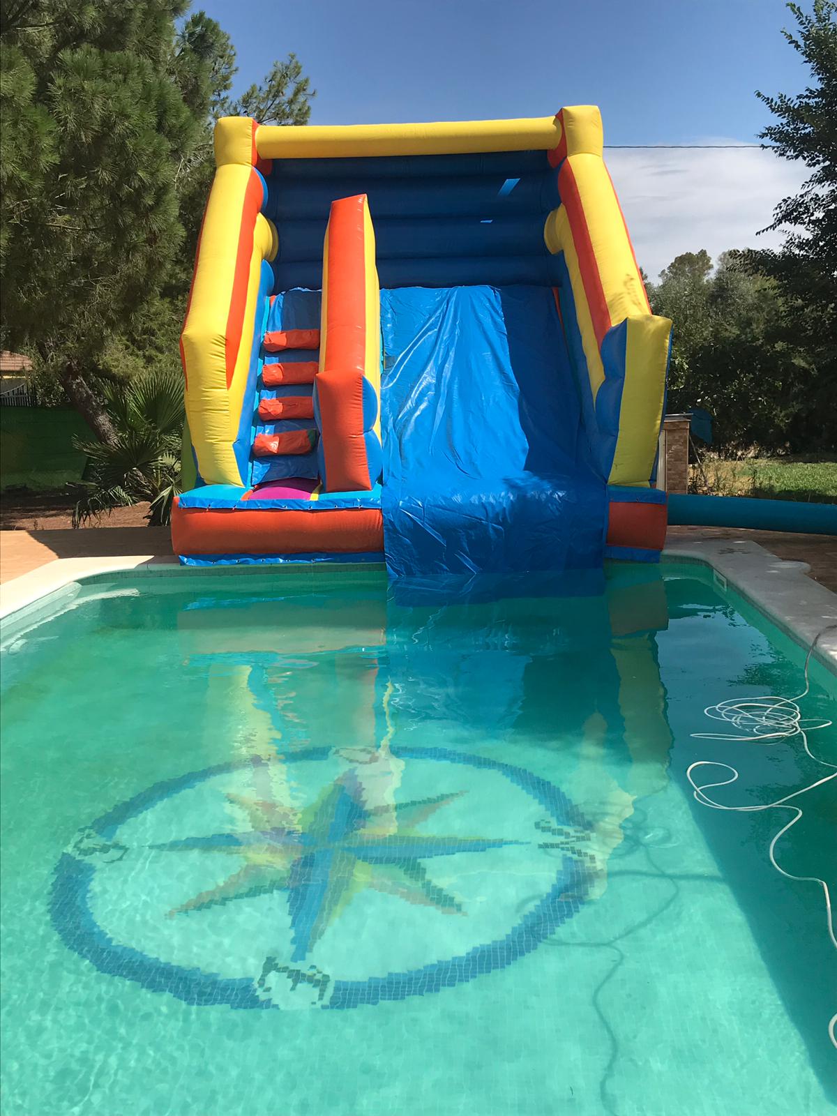HINCHABLES ACUATICOS CON TOBOGAN Y PISCINA INCORPORADA